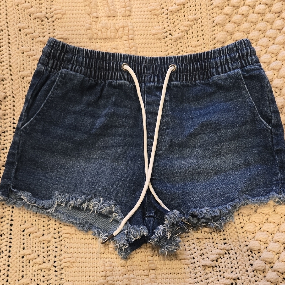Blue Jean Shorts with Elastic Waistband and Frayed Hem